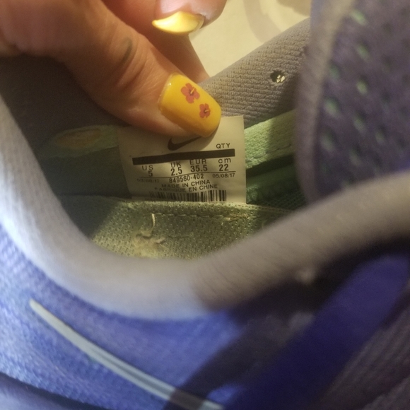 Shoes - Picture 2 of 13